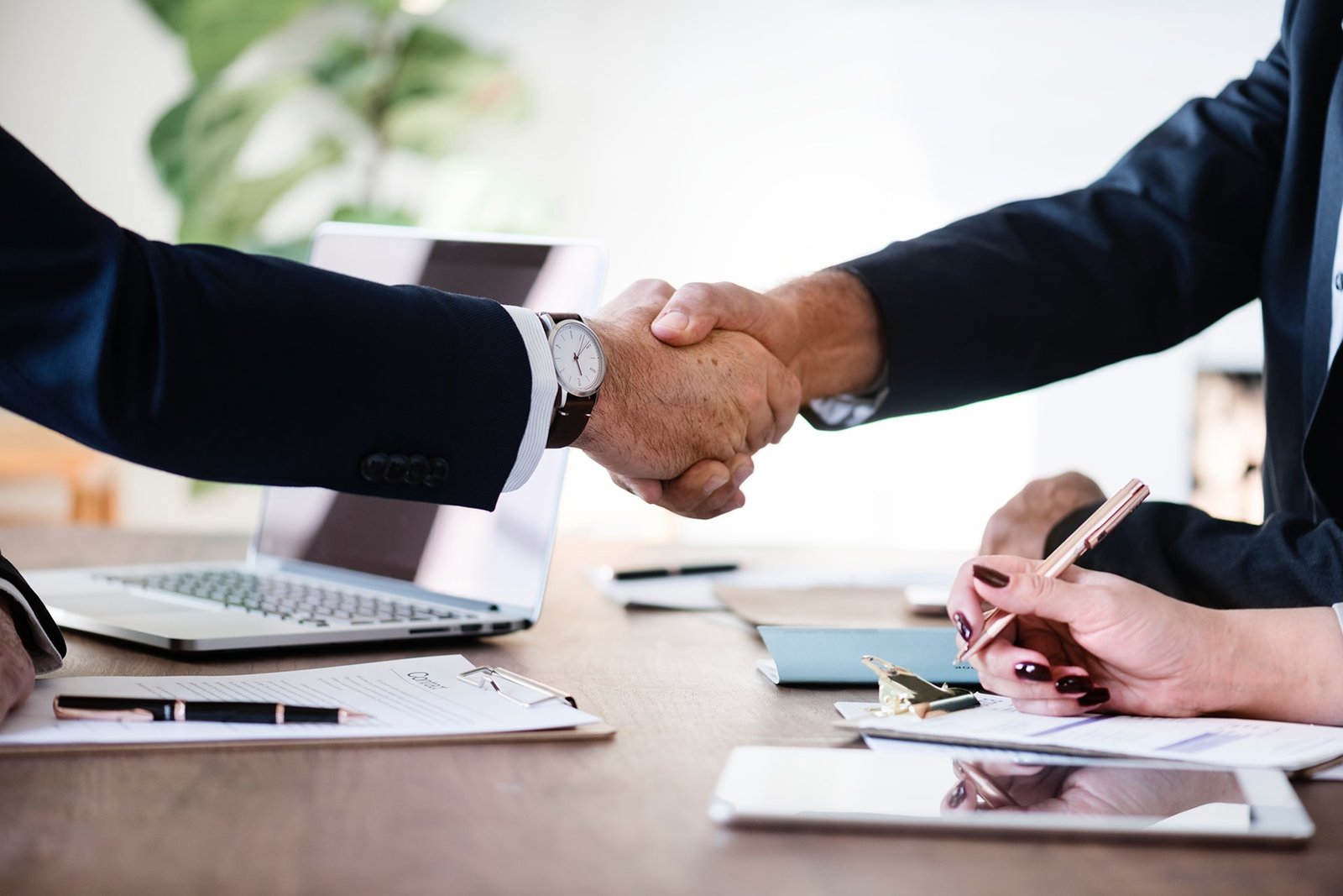 Professional meeting and cooperative financial discussion
